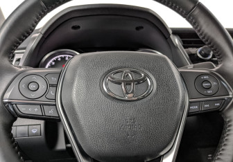 Подержанный автомобиль Toyota Camry Sedan 2020 года (25 фото)
