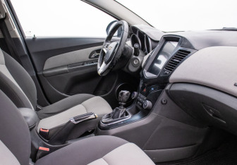 Подержанный автомобиль Chevrolet Cruze Sedan 2009 года (9 фото)