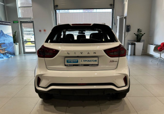 Подержанный автомобиль LIVAN X3Pro 2023 года (5 фото)