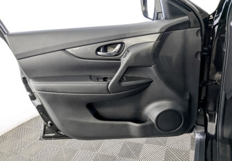 Подержанный автомобиль Nissan X-Trail 2020 года (19 фото)