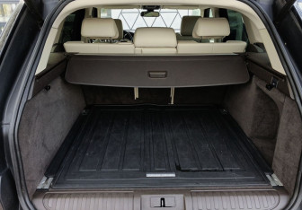 Подержанный автомобиль Land Rover Range Rover Sport 2015 года (10 фото)
