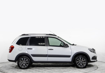 Подержанный автомобиль LADA (ВАЗ) Granta Wagon 2023 года (3 фото)