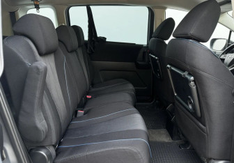 Подержанный автомобиль Mazda 5 2011 года (11 фото)