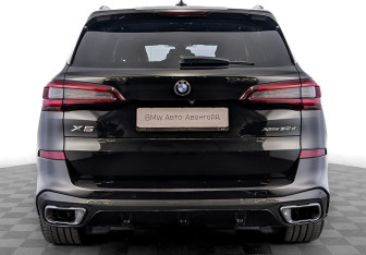 Подержанный автомобиль BMW X5 2020 года (6 фото)