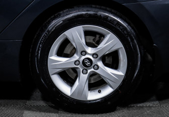 Подержанный автомобиль Hyundai i40 Sedan 2013 года (15 фото)