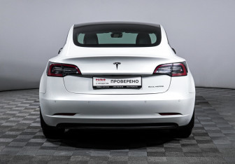 Подержанный автомобиль Tesla Model 3 2021 года (6 фото)