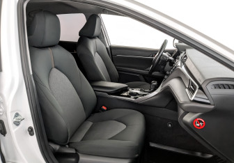Подержанный автомобиль Toyota Camry Sedan 2019 года (23 фото)
