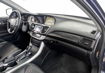 Подержанный автомобиль Honda Accord Sedan 2013 года (11 фото)
