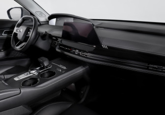 Подержанный автомобиль Changan UNI-K 2024 года (9 фото)