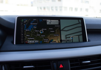Подержанный автомобиль BMW X5 2015 года (24 фото)