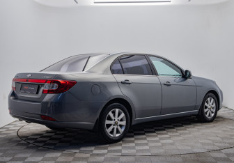 Подержанный автомобиль Chevrolet Epica 2011 года (5 фото)
