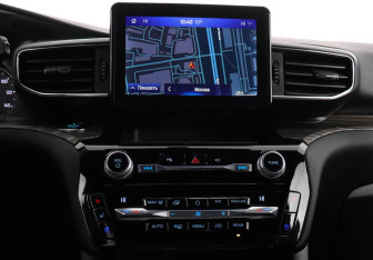 Подержанный автомобиль Ford Explorer 2021 года (13 фото)