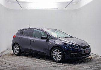 Подержанный автомобиль Kia Ceed Hatchback 2016 года (3 фото)