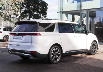 Подержанный автомобиль Kia Carnival 2020 года (4 фото)