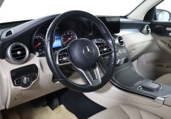 Подержанный автомобиль Mercedes-Benz GLC Coupe 2021 года (13 фото)