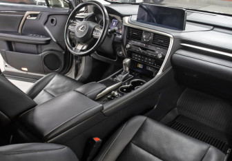 Подержанный автомобиль Lexus RX 2020 года (11 фото)