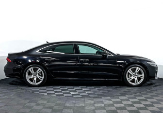 Подержанный автомобиль Audi A7 2023 года (4 фото)