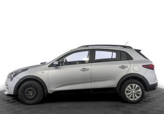 Подержанный автомобиль Kia Rio Hatchback 2021 года (8 фото)