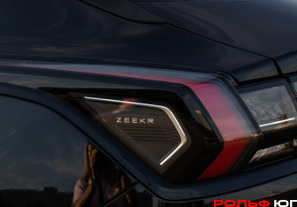 Подержанный автомобиль Zeekr 001 2023 года (27 фото)