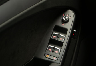Подержанный автомобиль Audi A4 Sedan 2013 года (15 фото)