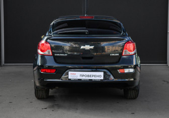 Подержанный автомобиль Chevrolet Cruze Hatchback 2012 года (5 фото)