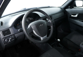 Подержанный автомобиль LADA (ВАЗ) Priora Hatchback 2012 года (9 фото)