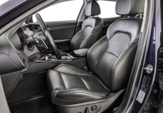 Подержанный автомобиль Kia Stinger 2019 года (20 фото)