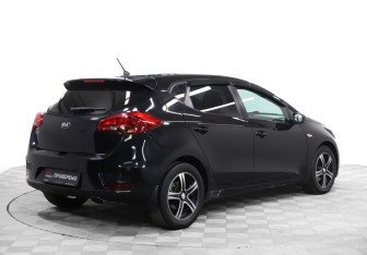 Подержанный автомобиль Kia Ceed Hatchback 2015 года (5 фото)