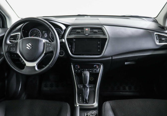 Подержанный автомобиль Suzuki SX4 Hatchback 2016 года (7 фото)