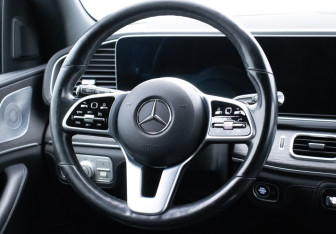 Подержанный автомобиль Mercedes-Benz GLE 2019 года (15 фото)