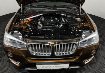 Подержанный автомобиль BMW X3 2016 года (10 фото)