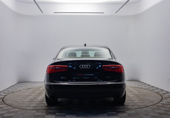 Подержанный автомобиль Audi A6 Sedan 2014 года (6 фото)