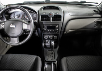 Подержанный автомобиль Nissan Almera Classic 2012 года (11 фото)