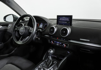 Подержанный автомобиль Audi A3 Sedan 2017 года (9 фото)