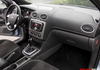 Подержанный автомобиль Ford Focus Sedan 2006 года (9 фото)