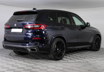 Подержанный автомобиль BMW X5 2019 года (2 фото)