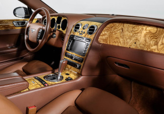 Подержанный автомобиль Bentley Continental Flying Spur 2005 года (9 фото)