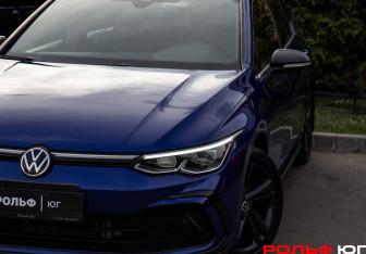 Подержанный автомобиль Volkswagen Golf Hatchback 2021 года (18 фото)