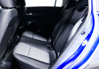 Подержанный автомобиль Kia Rio Hatchback 2018 года (14 фото)