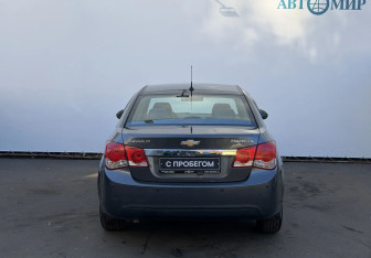 Подержанный автомобиль Chevrolet Cruze Sedan 2011 года (6 фото)