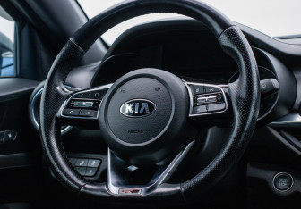 Подержанный автомобиль Kia Cerato Sedan 2021 года (15 фото)
