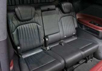 Подержанный автомобиль GAC M8 2023 года (12 фото)