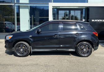 Подержанный автомобиль Mitsubishi ASX 2013 года (8 фото)