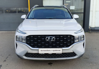 Подержанный автомобиль Hyundai Santa Fe 2022 года (2 фото)
