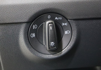 Подержанный автомобиль Skoda Octavia Liftback 2013 года (13 фото)