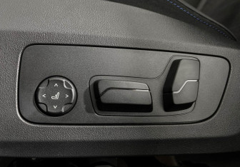 Подержанный автомобиль BMW X1 2025 года (19 фото)