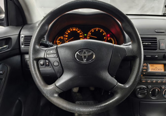 Подержанный автомобиль Toyota Avensis Sedan 2007 года (12 фото)