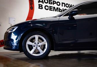 Подержанный автомобиль Audi A3 Sedan 2016 года (28 фото)