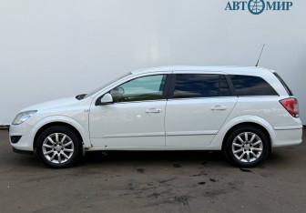 Подержанный автомобиль Opel Astra Wagon 2014 года (5 фото)