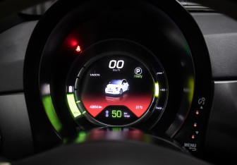 Подержанный автомобиль Fiat 500 Hatchback 2017 года (13 фото)